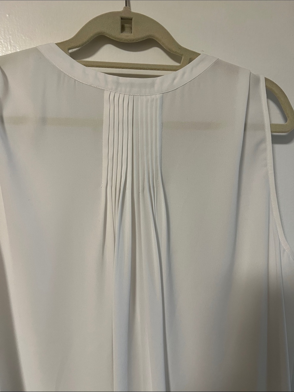 NYDJ White Sleeveless V-Neck Button Blouse - Picture 3 of 3